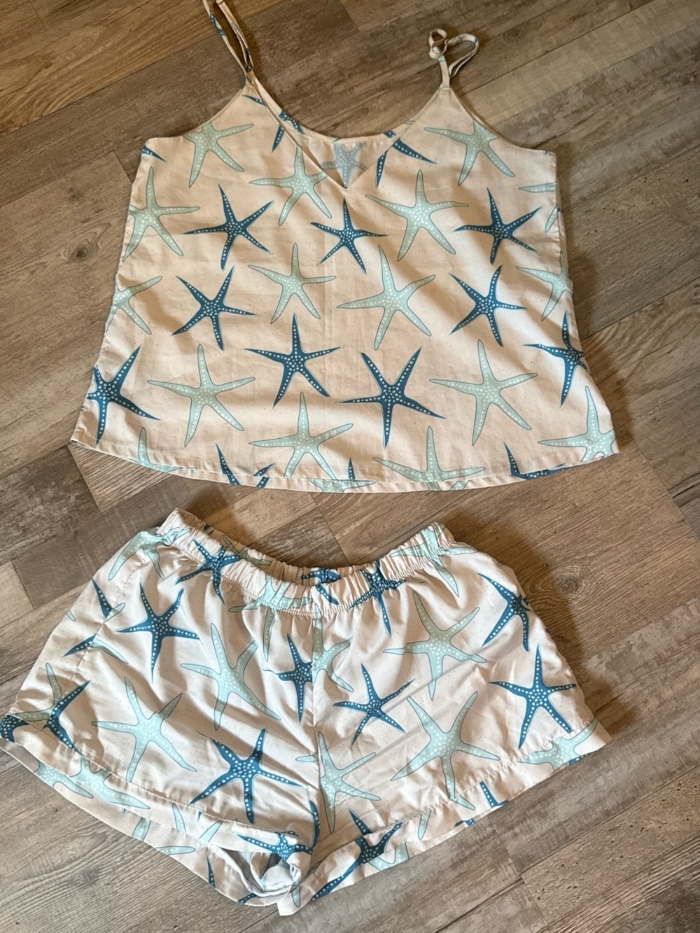 Starfish Print Cream & Blue Women’s Shorts size M